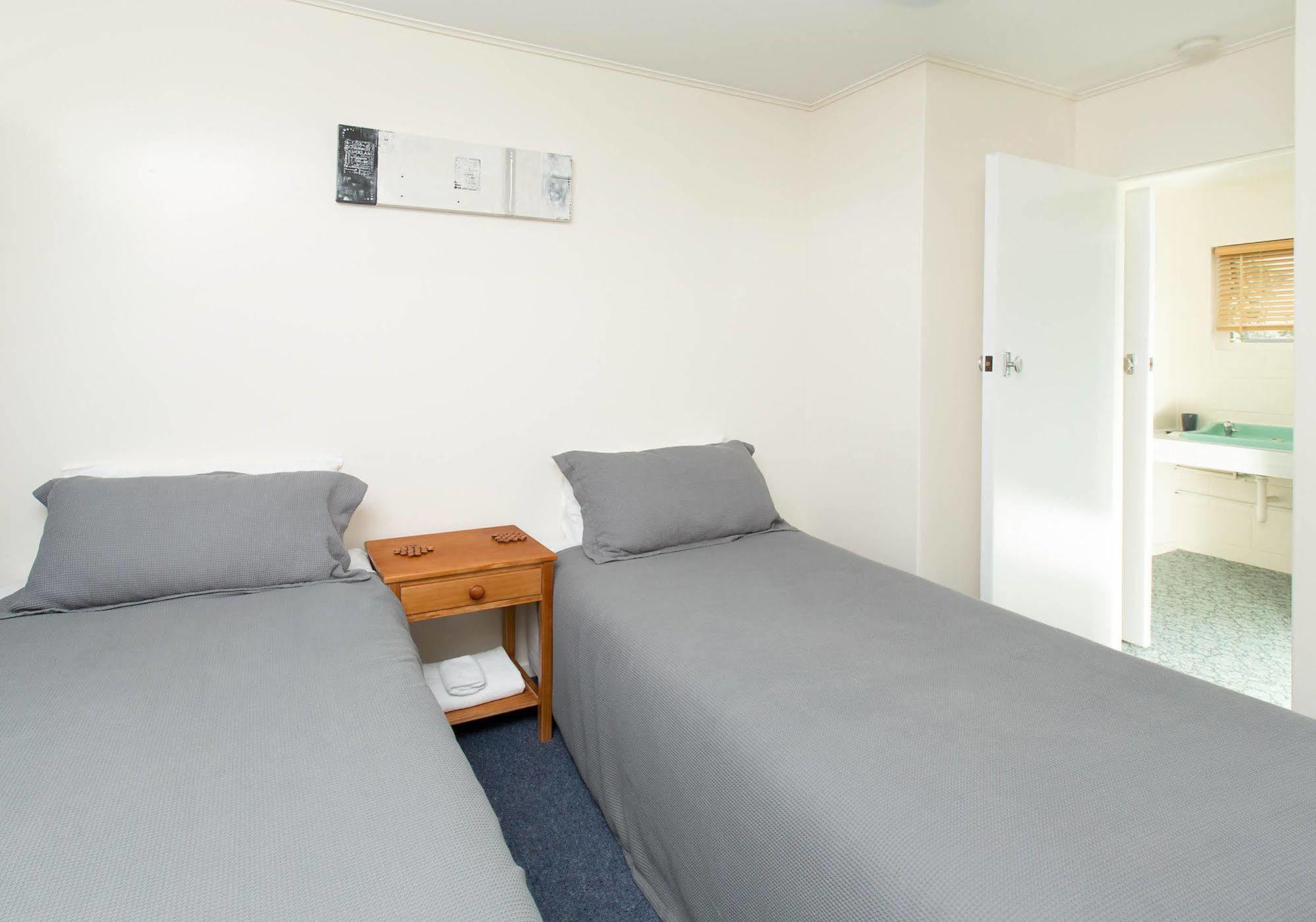 Marina Court Motel & Apartments 旺阿雷 外观 照片