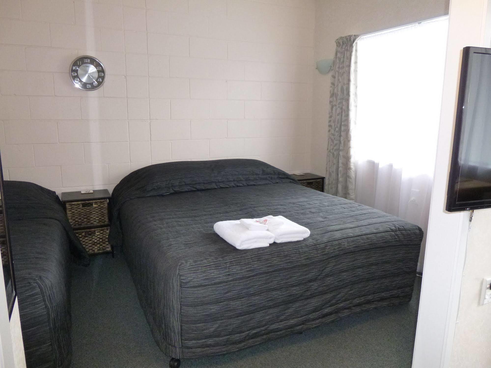 Marina Court Motel & Apartments 旺阿雷 外观 照片