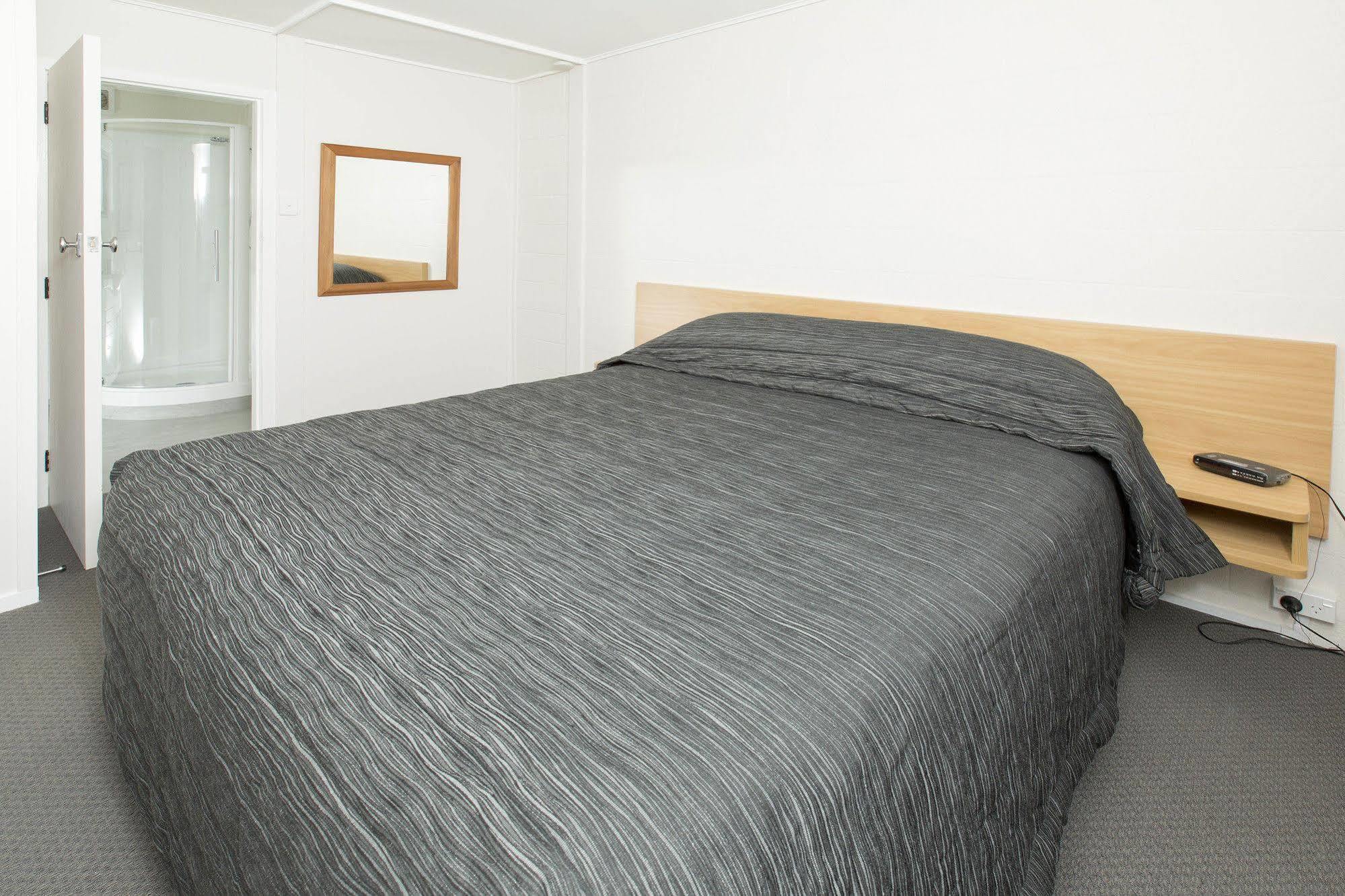 Marina Court Motel & Apartments 旺阿雷 外观 照片