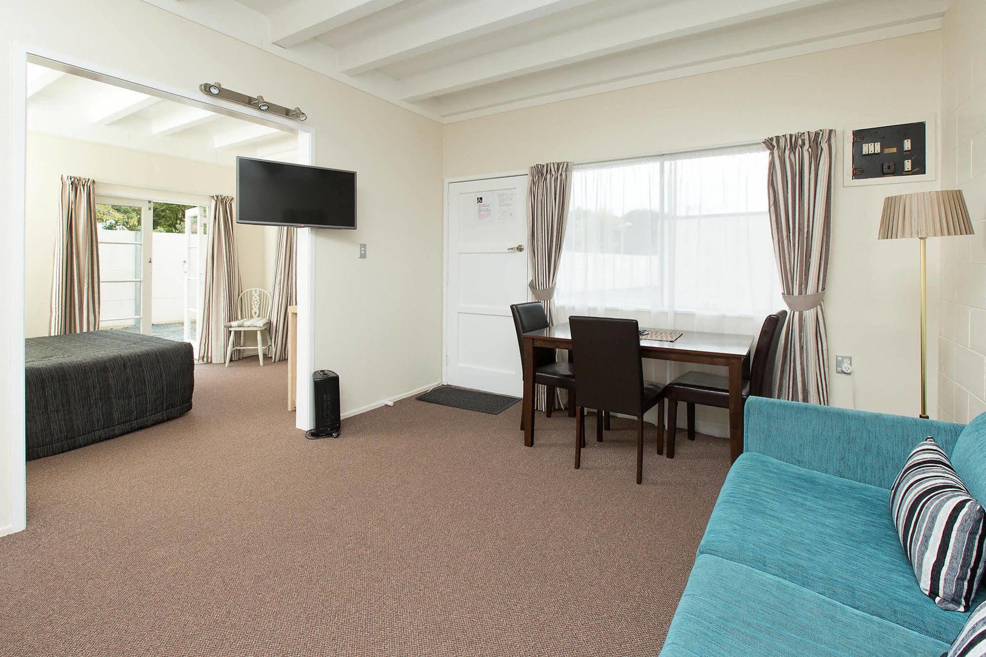 Marina Court Motel & Apartments 旺阿雷 外观 照片
