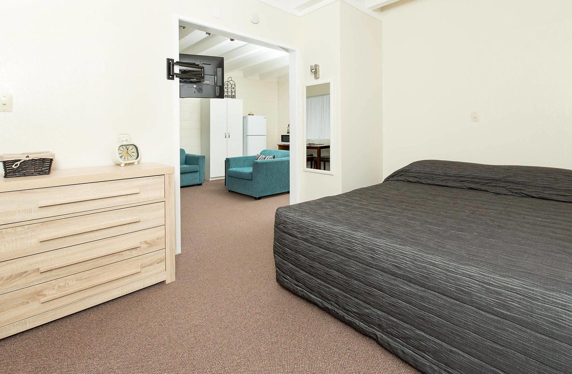 Marina Court Motel & Apartments 旺阿雷 外观 照片