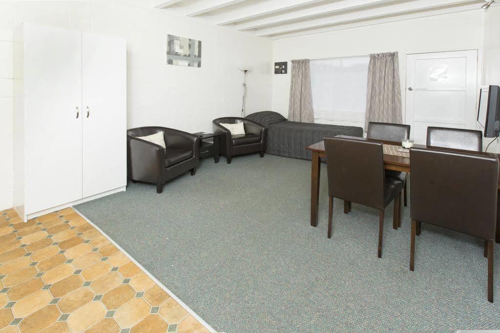 Marina Court Motel & Apartments 旺阿雷 外观 照片